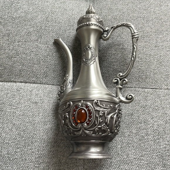 pewter decanter with cups & tray - Picture 8 of 17